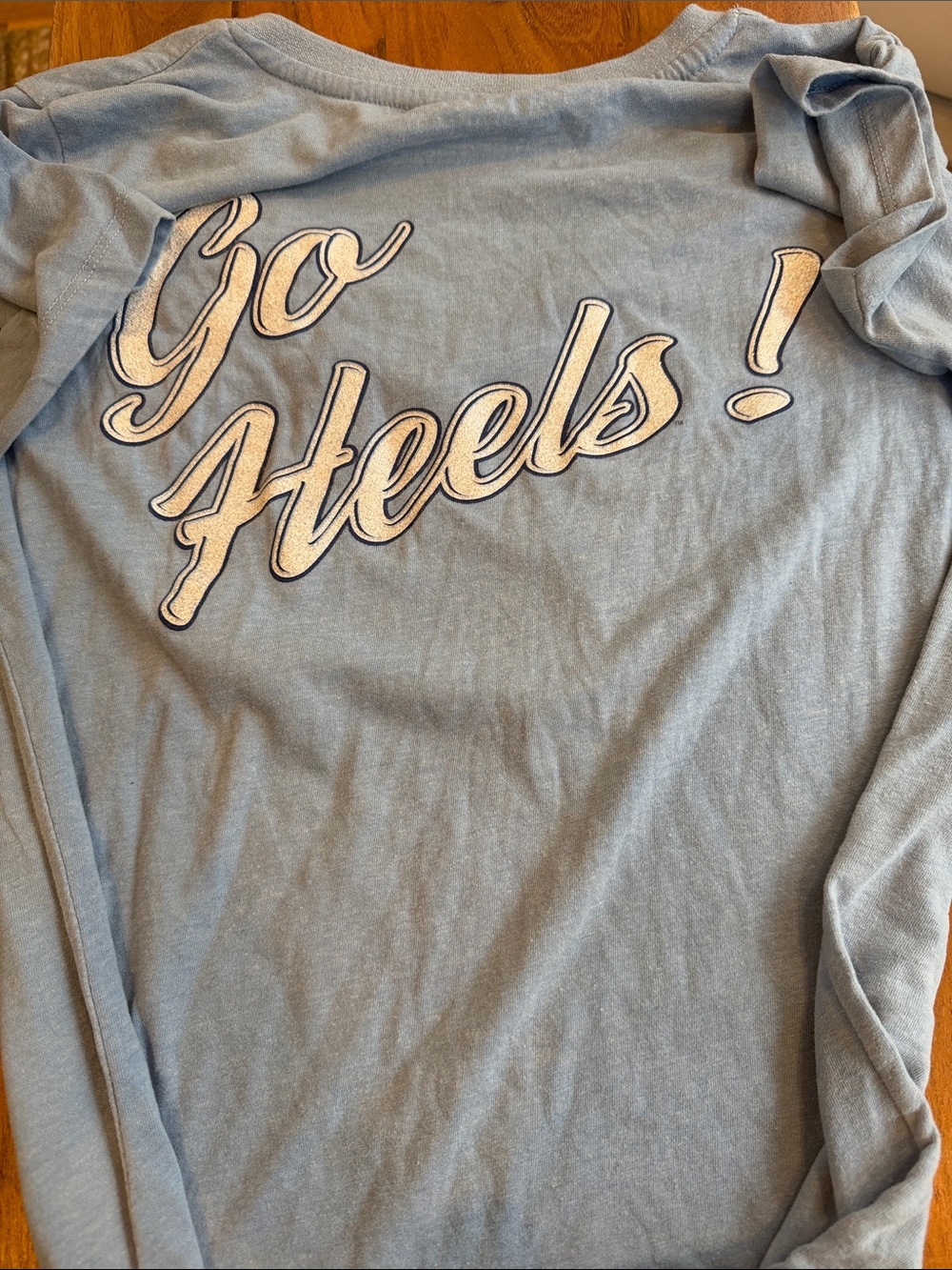Pressbox University of North Carolina (UNC) Tar Heels V-neck Shirt - Picture 3 of 5
